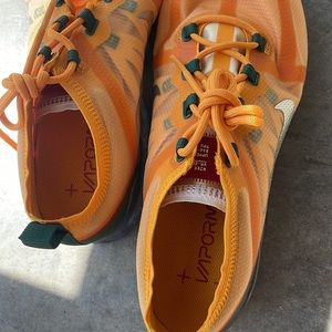 vapormax canyon gold